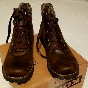 Hiking boots, women's , size 11, brown,  NW/O TAGS